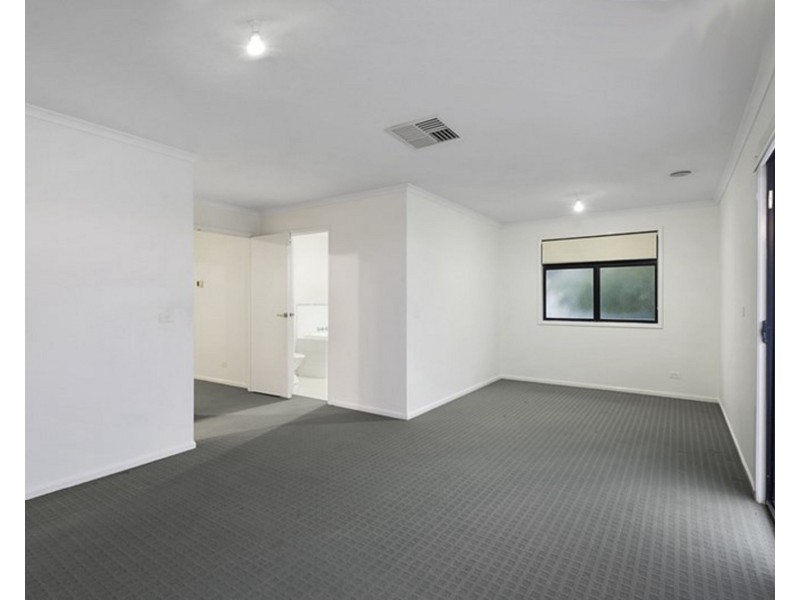 34/1 Greg Norman Drive, Sanctuary Lakes VIC 3030