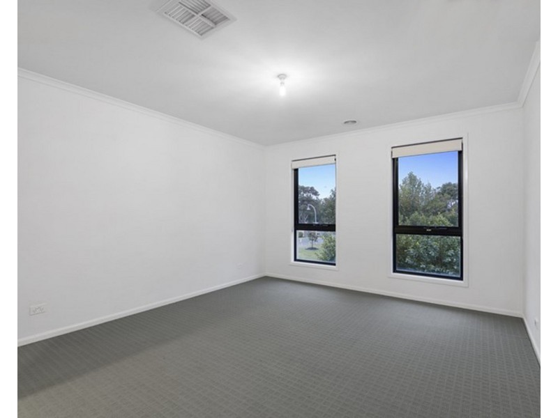 34/1 Greg Norman Drive, Sanctuary Lakes VIC 3030