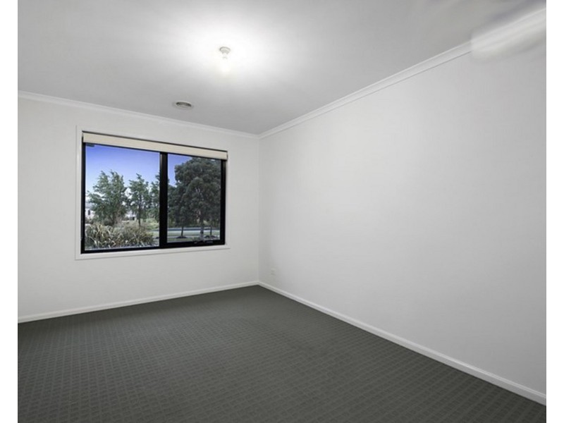 34/1 Greg Norman Drive, Sanctuary Lakes VIC 3030