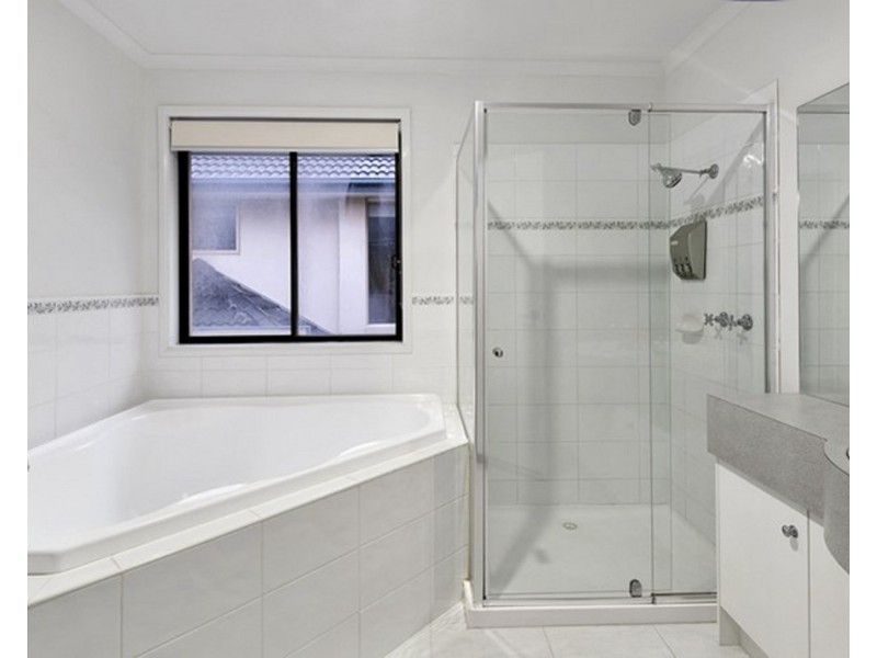 34/1 Greg Norman Drive, Sanctuary Lakes VIC 3030