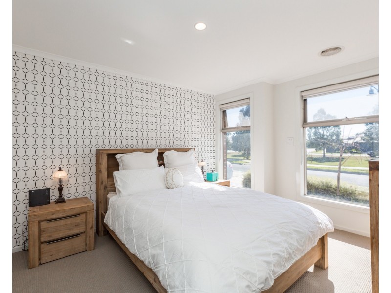 77 Hemsley Promenade, Point Cook VIC 3030