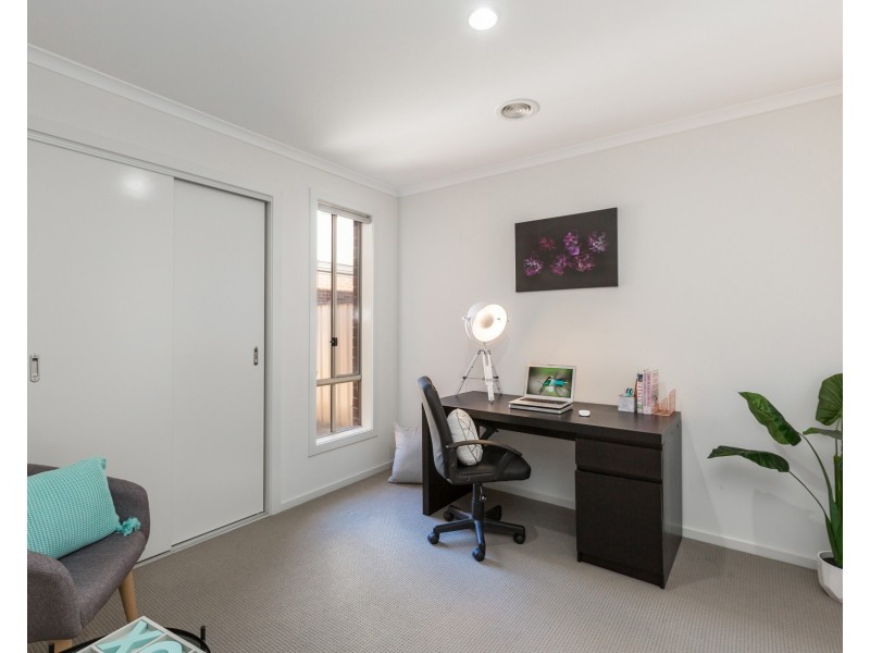 77 Hemsley Promenade, Point Cook VIC 3030