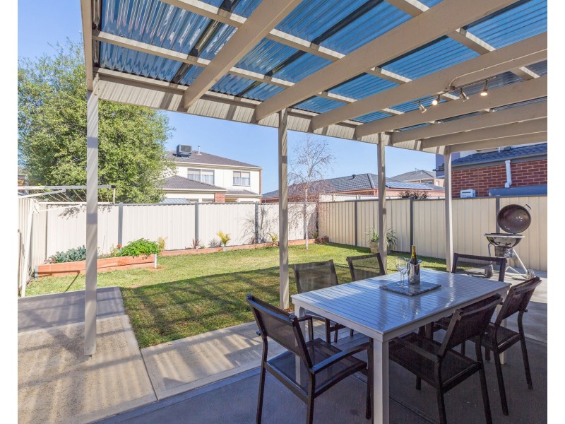 77 Hemsley Promenade, Point Cook VIC 3030