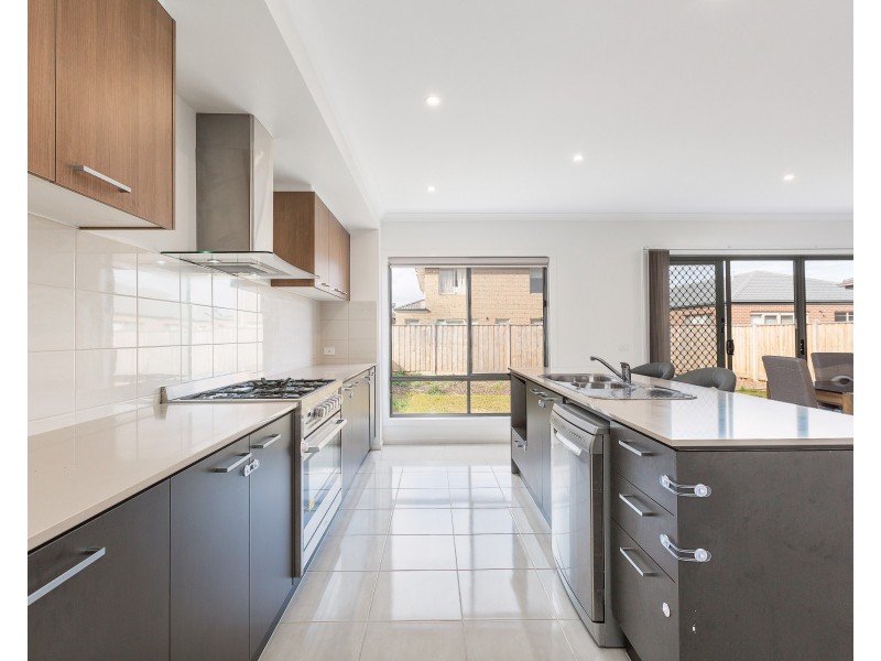 121 Bondi, Point Cook VIC 3030
