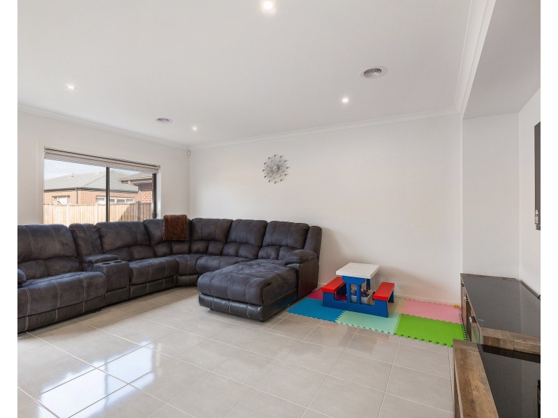 121 Bondi, Point Cook VIC 3030