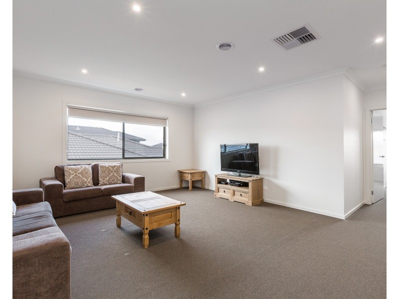 121 Bondi, Point Cook VIC 3030