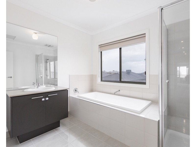 121 Bondi, Point Cook VIC 3030