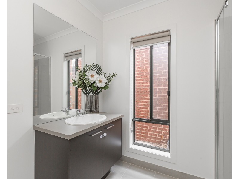 121 Bondi, Point Cook VIC 3030