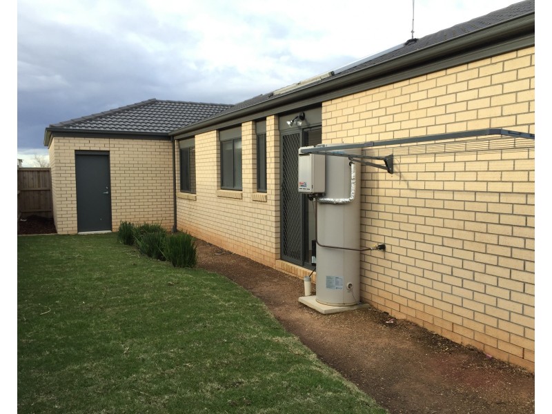 20 Seagrass Crescent, Point Cook VIC 3030