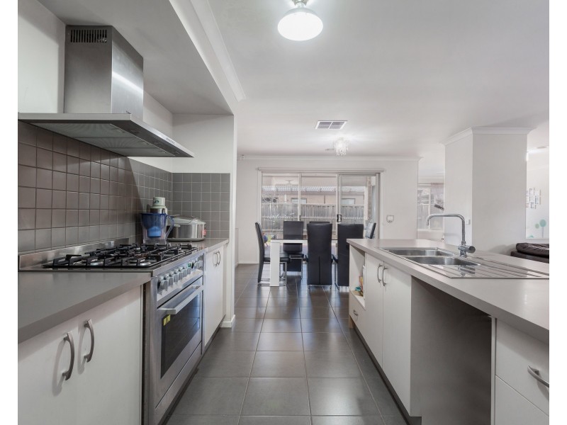 59 Alamanda Boulevard, Point Cook VIC 3030
