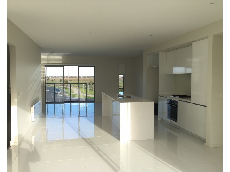 82 Ashcroft Avenue, Williams Landing VIC 3027