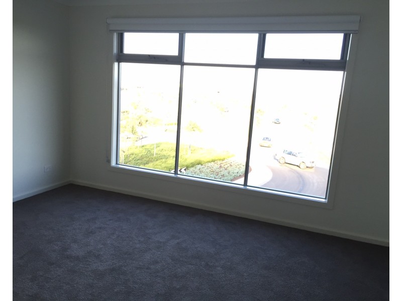 82 Ashcroft Avenue, Williams Landing VIC 3027