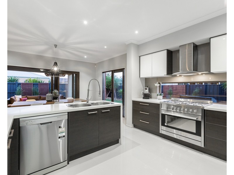 243 Saltwater Promenade, Point Cook VIC 3030