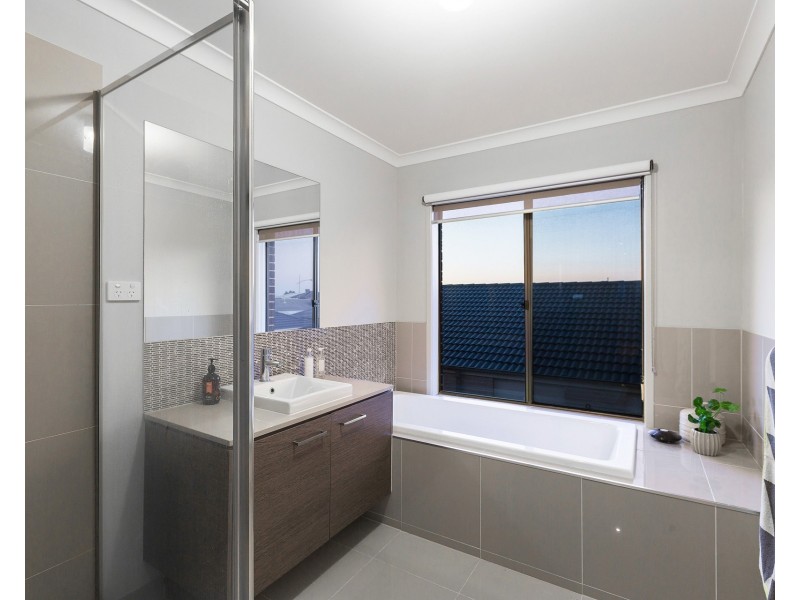 243 Saltwater Promenade, Point Cook VIC 3030