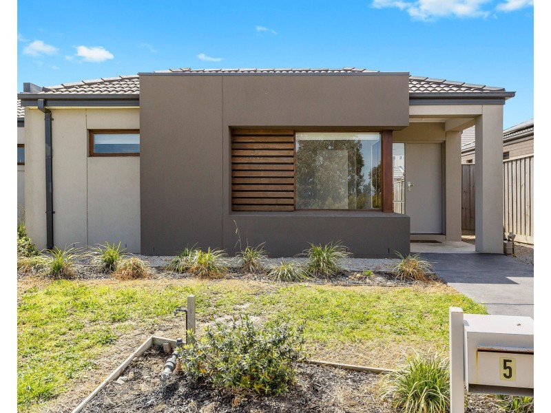 5 Beachside Crescent, Point Cook VIC 3030
