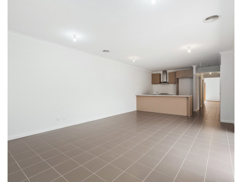 5 Beachside Crescent, Point Cook VIC 3030