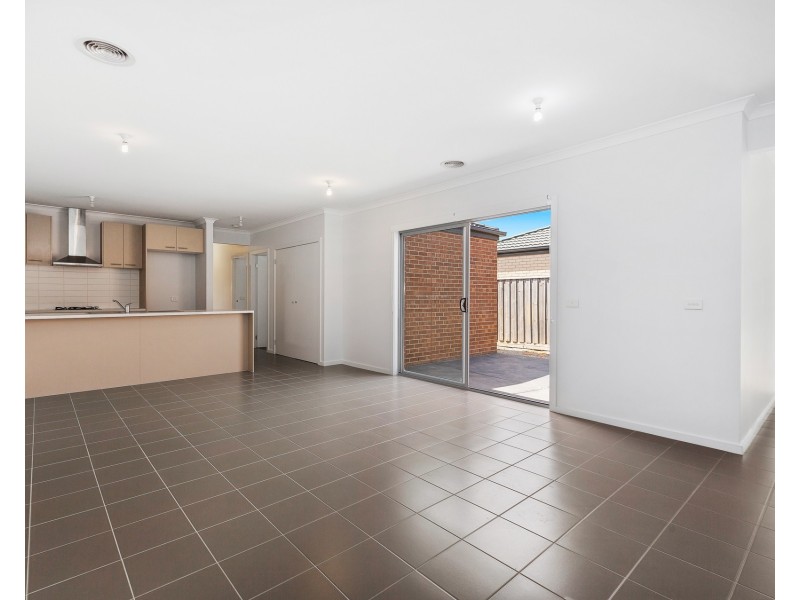 5 Beachside Crescent, Point Cook VIC 3030