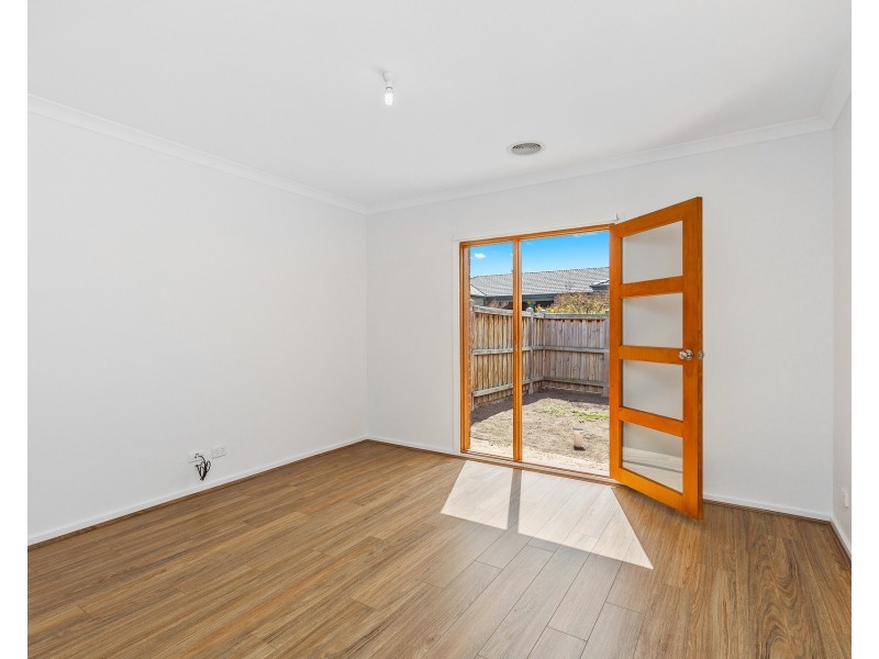 5 Beachside Crescent, Point Cook VIC 3030