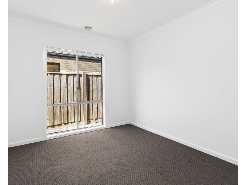 5 Beachside Crescent, Point Cook VIC 3030