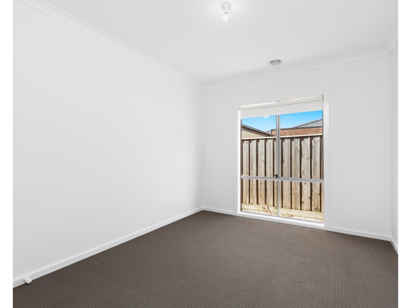 5 Beachside Crescent, Point Cook VIC 3030