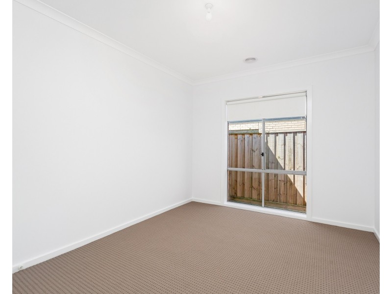 5 Beachside Crescent, Point Cook VIC 3030