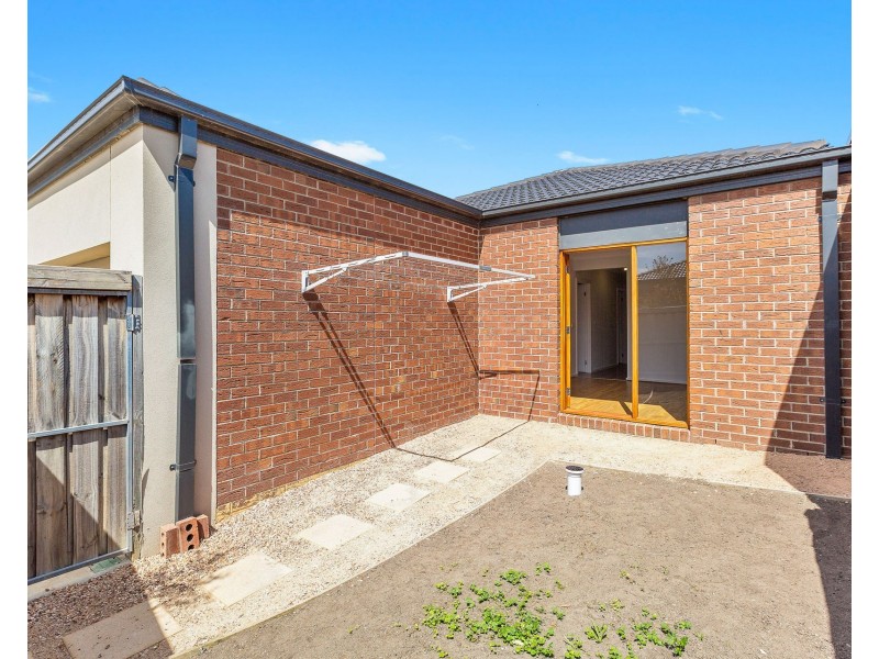 5 Beachside Crescent, Point Cook VIC 3030