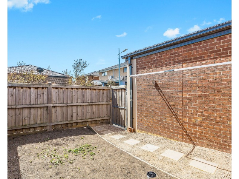 5 Beachside Crescent, Point Cook VIC 3030