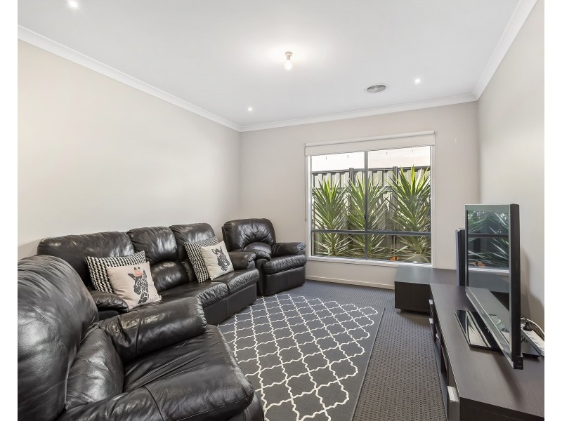 13 Duchess Court, Point Cook VIC 3030
