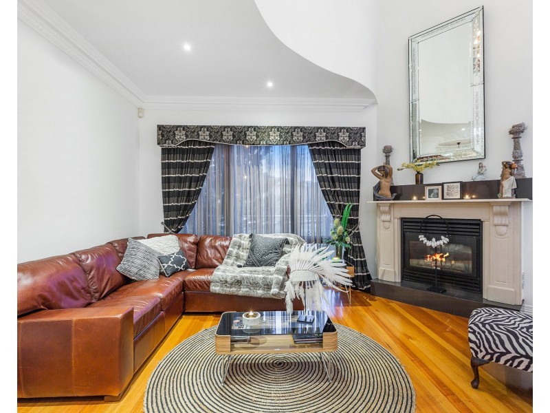 6 Panorama Way, Sanctuary Lakes VIC 3030