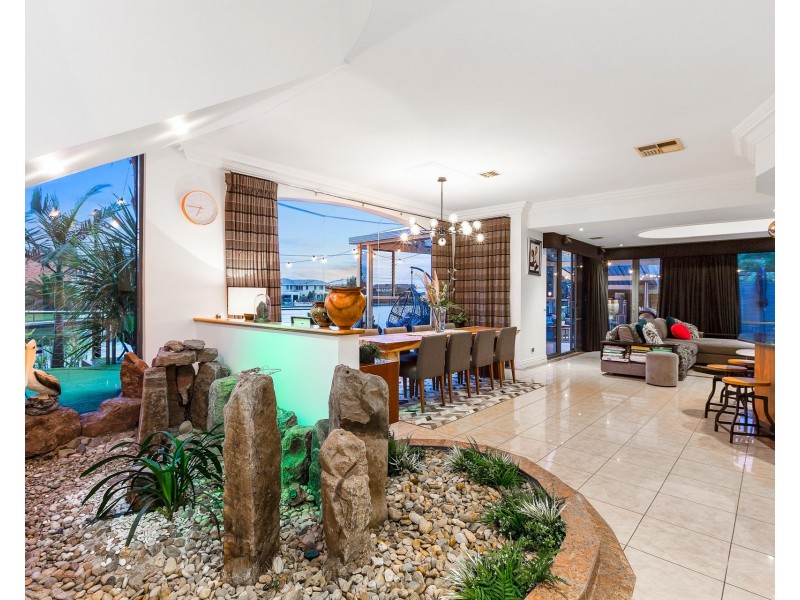 6 Panorama Way, Sanctuary Lakes VIC 3030