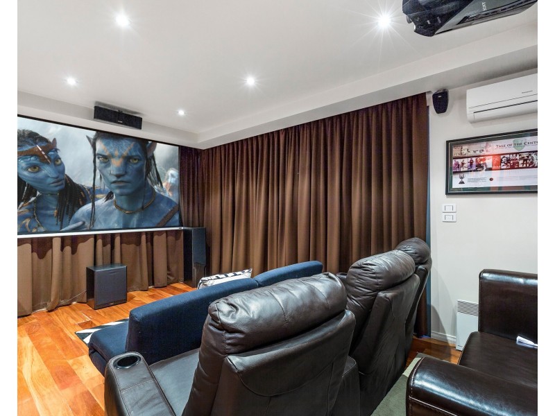 6 Panorama Way, Sanctuary Lakes VIC 3030