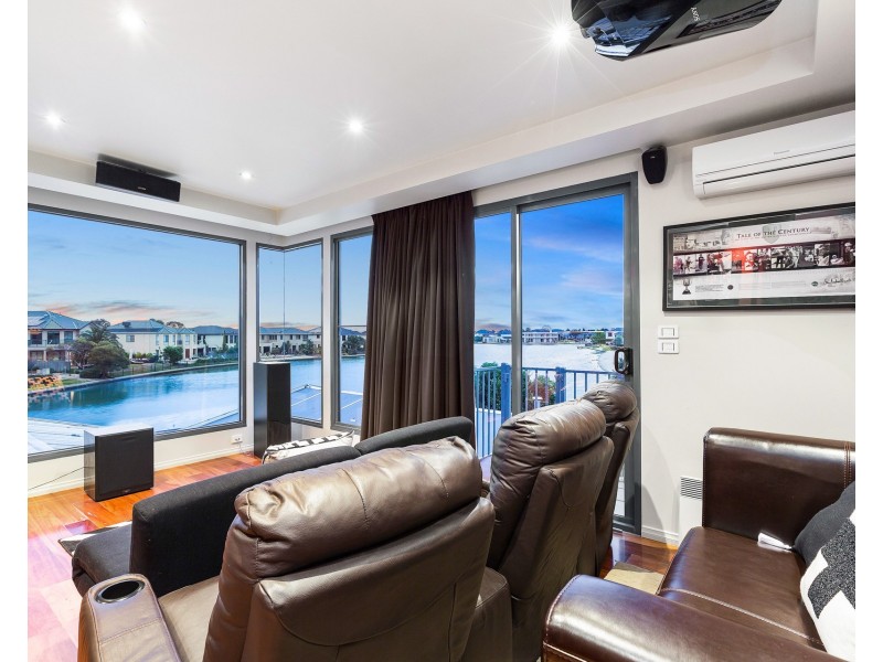 6 Panorama Way, Sanctuary Lakes VIC 3030
