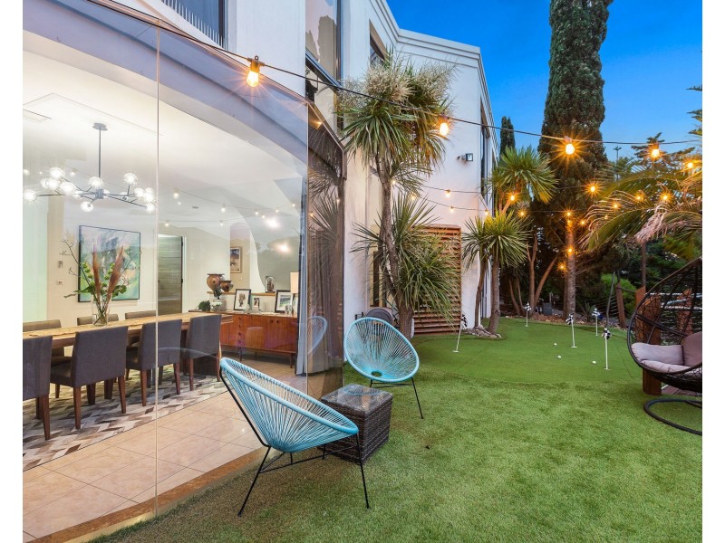 6 Panorama Way, Sanctuary Lakes VIC 3030