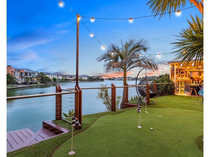 6 Panorama Way, Sanctuary Lakes VIC 3030