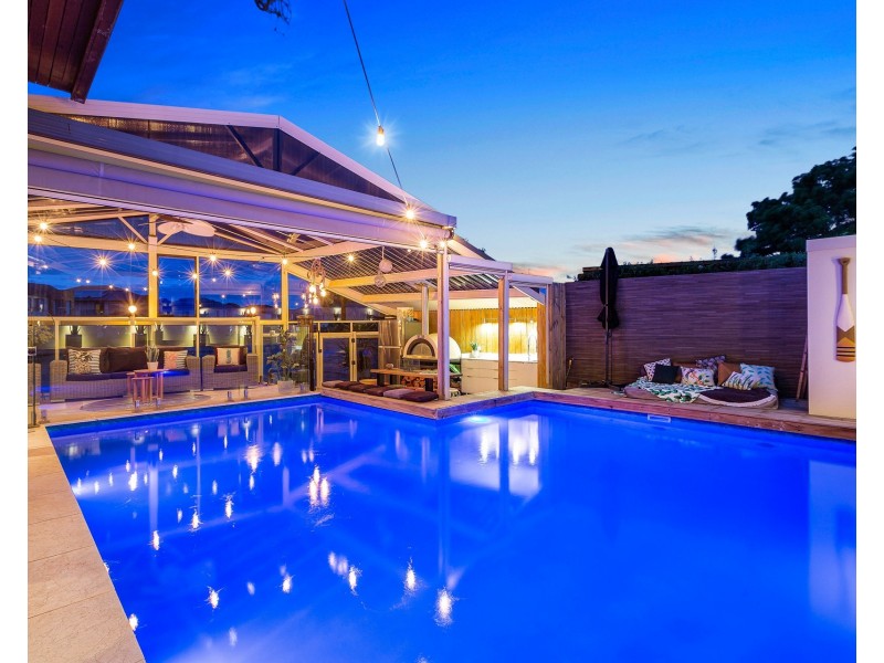 6 Panorama Way, Sanctuary Lakes VIC 3030