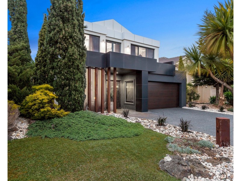 6 Panorama Way, Sanctuary Lakes VIC 3030