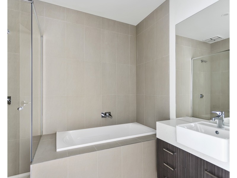 121 Waterhaven Boulevard, Point Cook VIC 3030