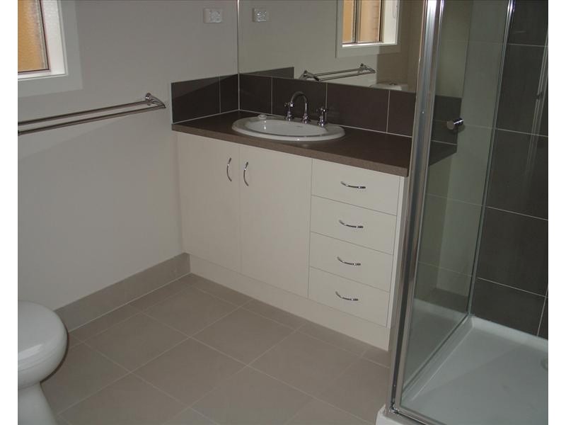 32 Ribbon Gum Drive, Tarneit VIC 3029