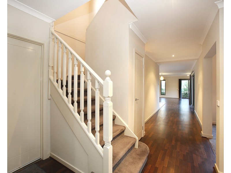19 Manhattan Close, Point Cook VIC 3030