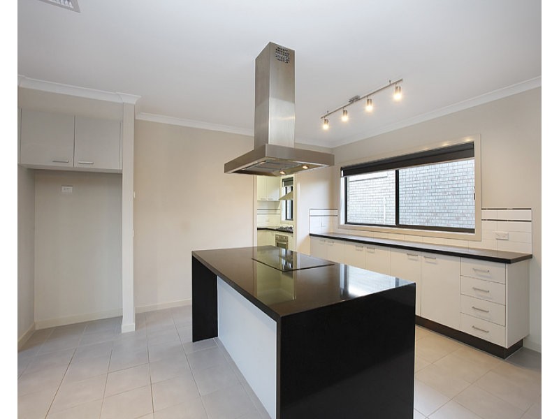 19 Manhattan Close, Point Cook VIC 3030