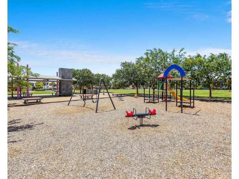 41 Lincolnheath Boulevard, Point Cook VIC 3030