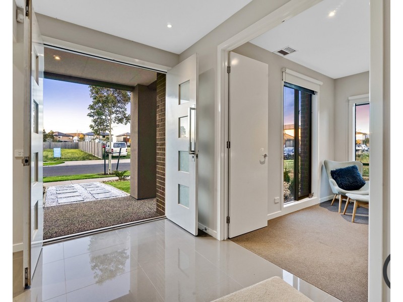 14  Starboard Way, Werribee South VIC 3030