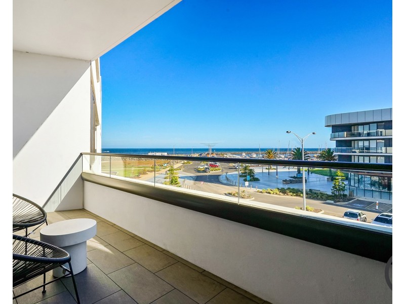 132/33 Quay Boulevard, Werribee South VIC 3030