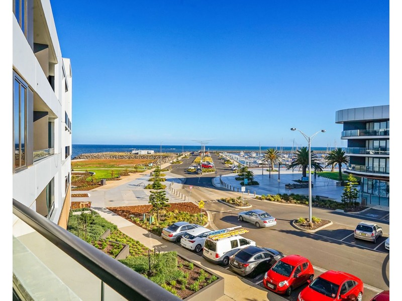 132/33 Quay Boulevard, Werribee South VIC 3030