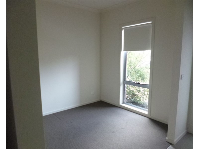 8A Hanworth Avenue, Williams Landing VIC 3027