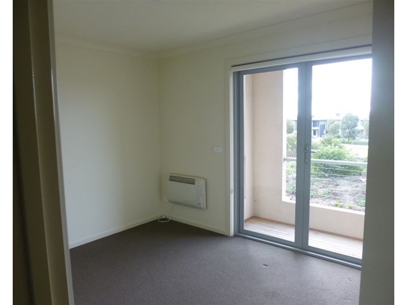 8A Hanworth Avenue, Williams Landing VIC 3027