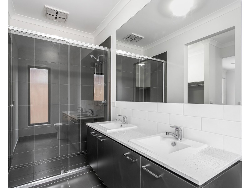 19 Singleton Way, Point Cook VIC 3030