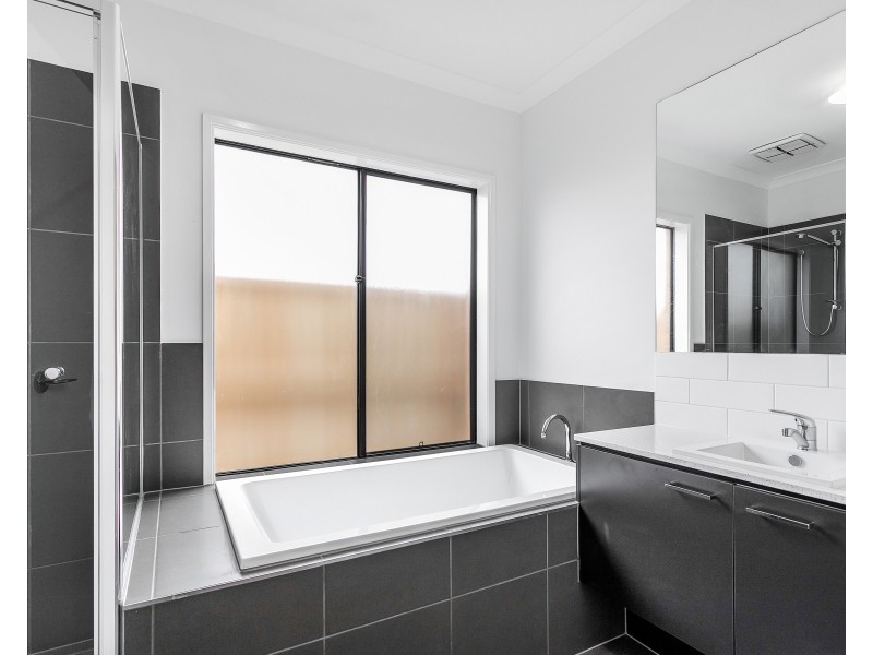 19 Singleton Way, Point Cook VIC 3030