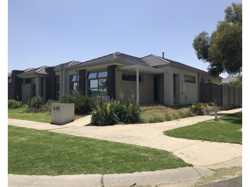 15 Chessington Drive, Williams Landing VIC 3027