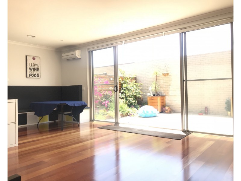 15 Chessington Drive, Williams Landing VIC 3027